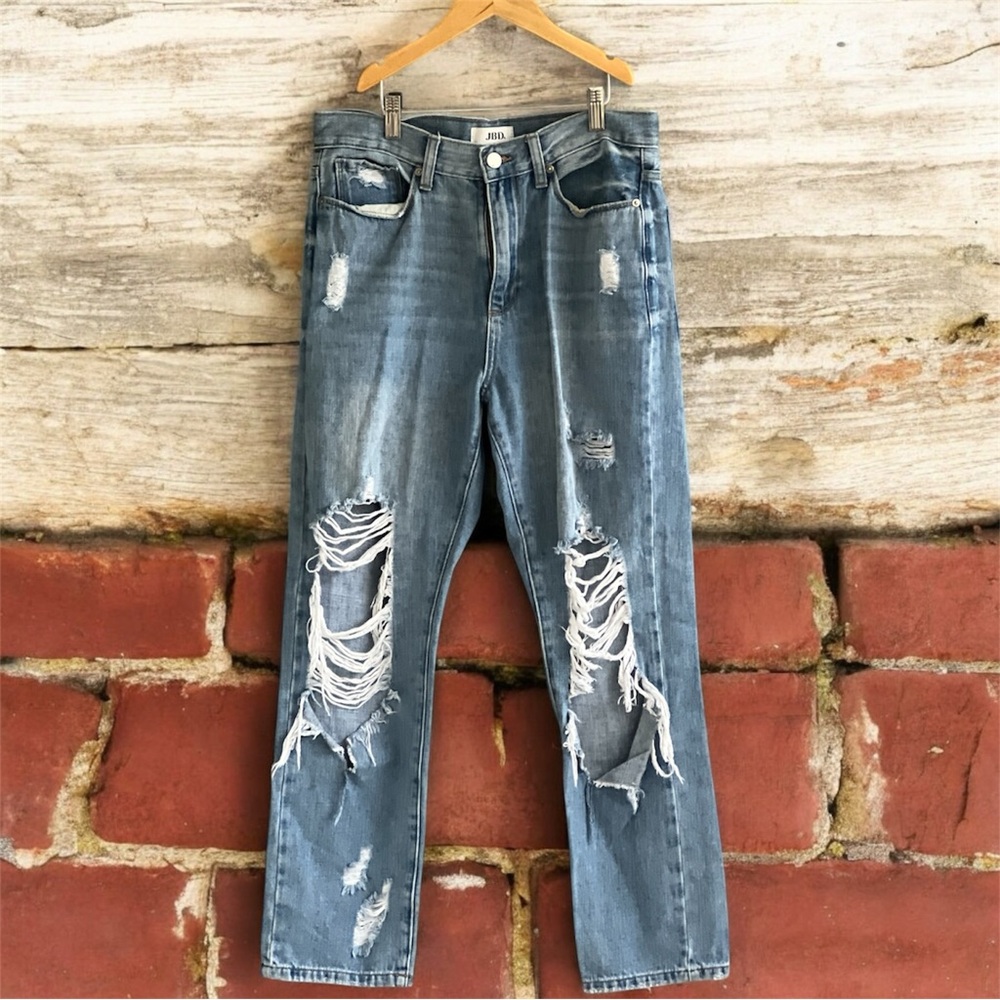 JBD Boyfriend Style  Ripped Jeans